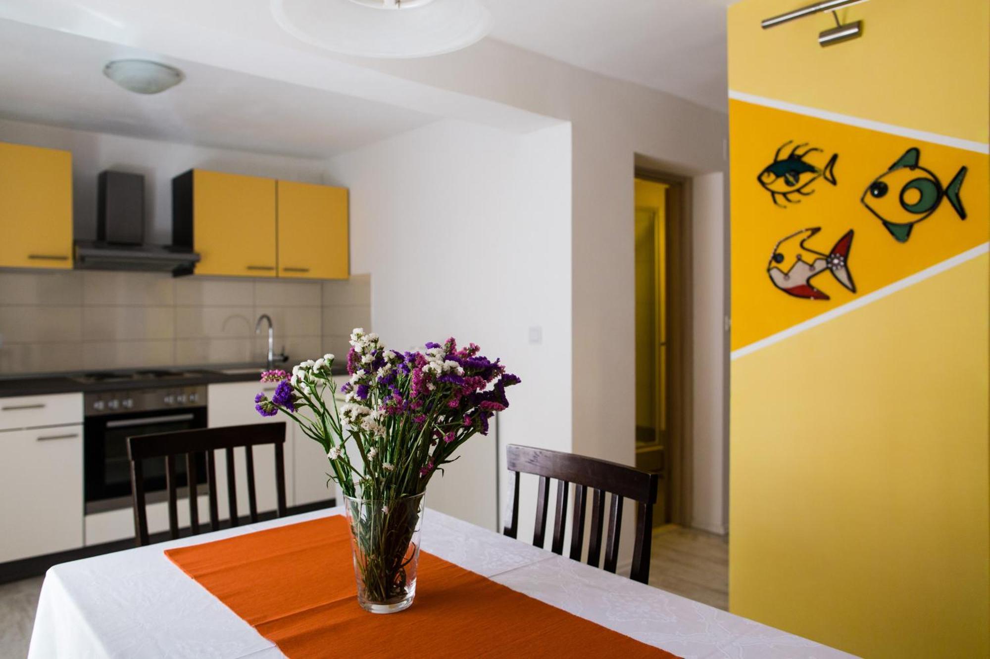 Apartments Kanajet Каштела Экстерьер фото