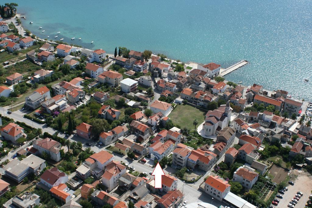 Apartments Kanajet Каштела Экстерьер фото